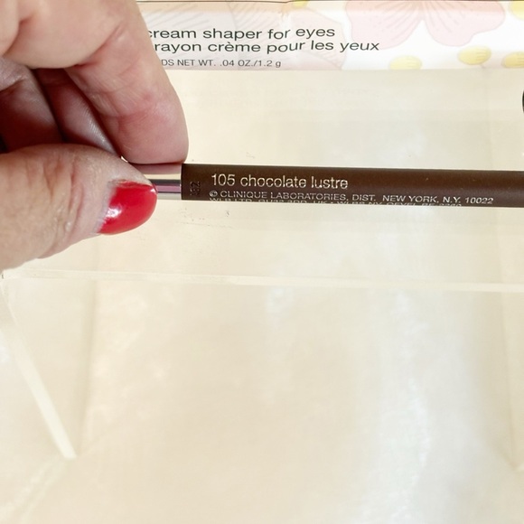 2 Clinique Cream Shaper For Eyes for Women Chocolate Luster + FREE Eye Shadow - Picture 2 of 6